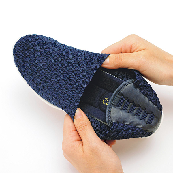 かかとが踏めるストレッチメッシュ軽量パンプス