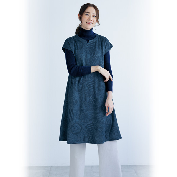 北欧風フラワー柄 裏起毛 キーネックチュニック