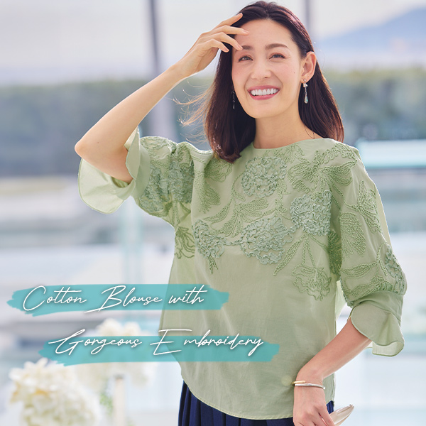 コード刺しゅうブラウス