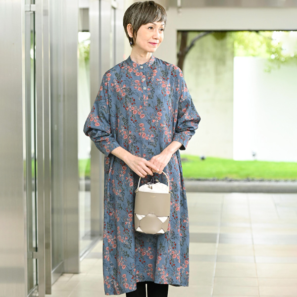 バンドカラー総柄プリントワンピース