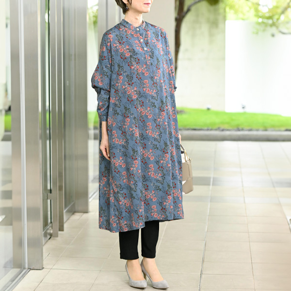 バンドカラー総柄プリントワンピース