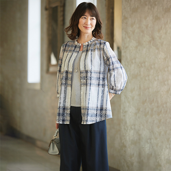 チェックと花柄プリントのフリル衿ピンタックブラウス | 京都通販