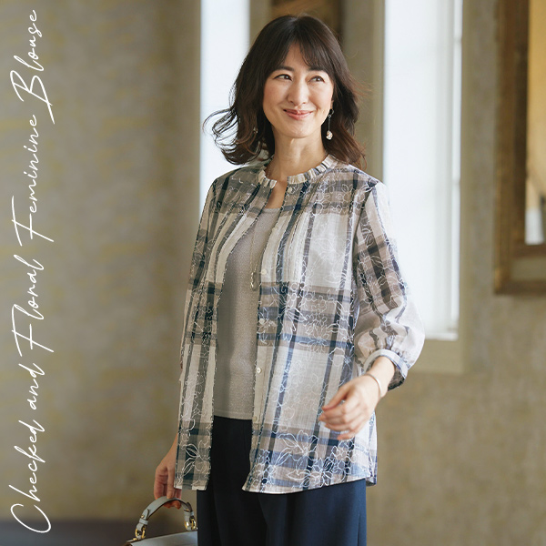 チェックと花柄プリントのフリル衿ピンタックブラウス◎