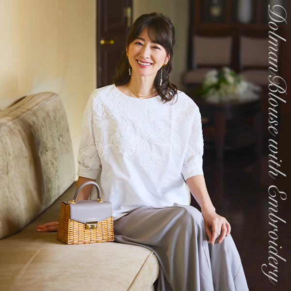 刺しゅう使いドルマン袖ブラウス